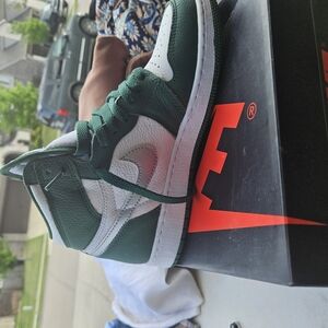 Nike Air Jordan Retro 1 High OG Sneakers